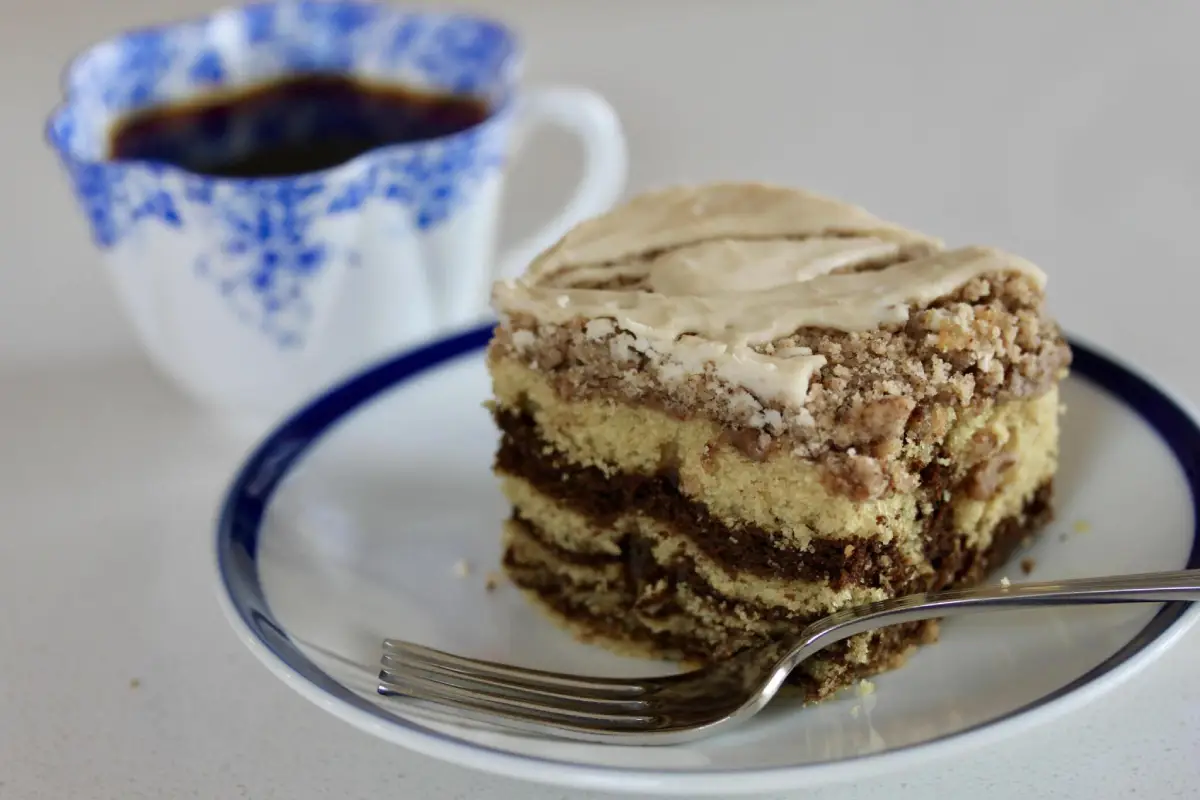 Crumble Cake vs. Coffee Cake: Unveiling the Delicious Differences